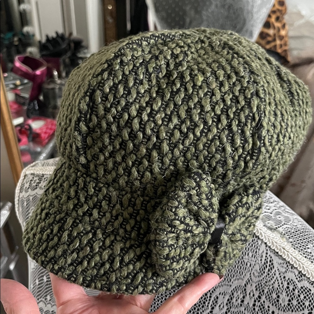 Elegant Green Knit Women's Beret